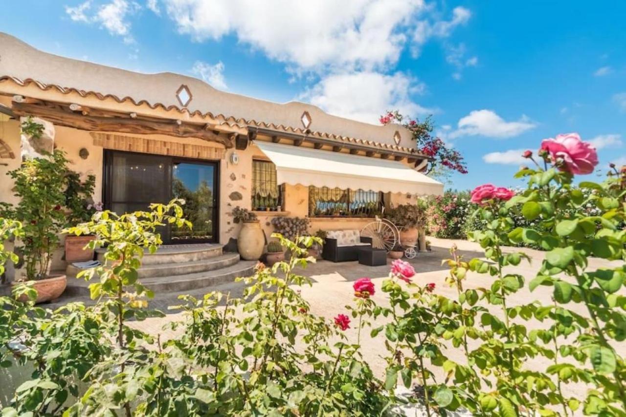 Villa Con Immenso Giardino Orosei Extérieur photo