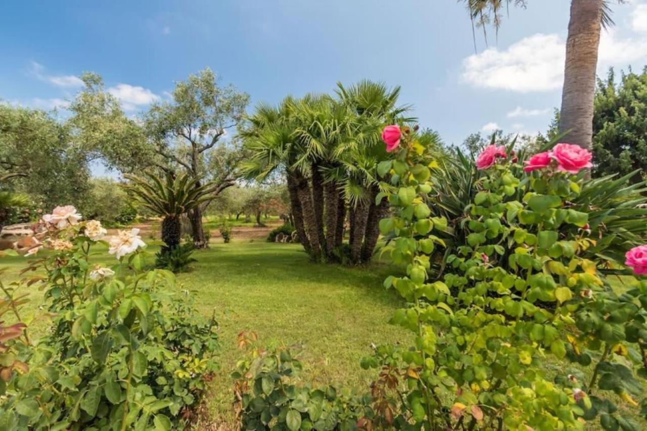 Villa Con Immenso Giardino Orosei Extérieur photo