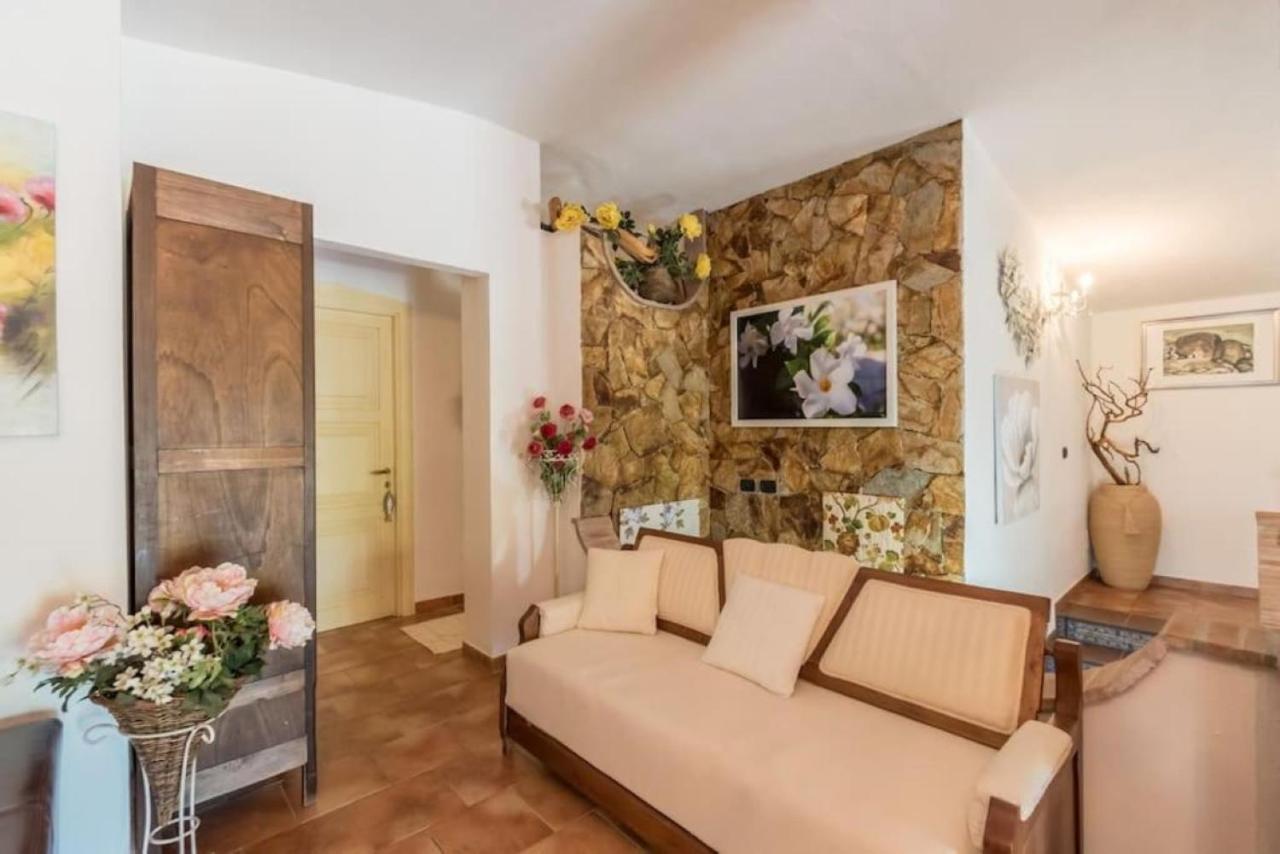 Villa Con Immenso Giardino Orosei Extérieur photo